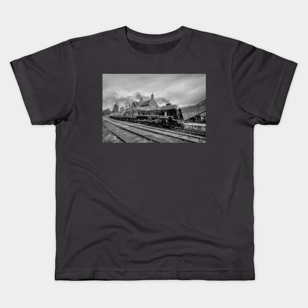 46100 Royal Scot - Black and White Kids T-Shirt by SteveHClark